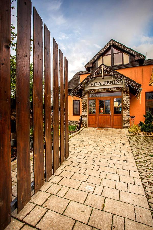 רוז'ומברוק Vila Fenix B&B מראה חיצוני תמונה