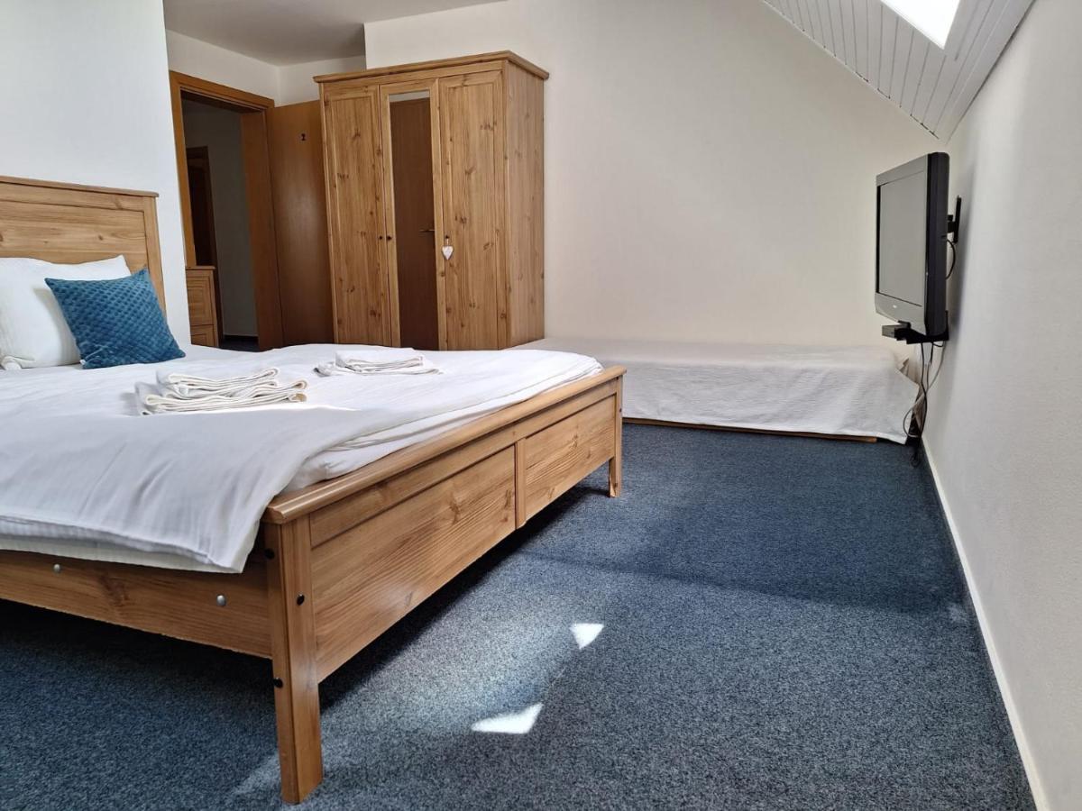 רוז'ומברוק Vila Fenix B&B מראה חיצוני תמונה